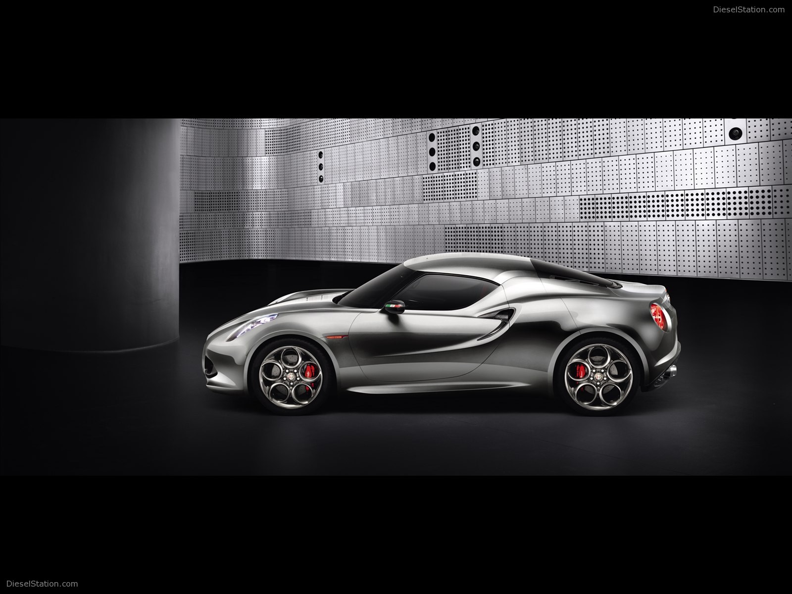 Alfa Romeo 4C Concept 2013